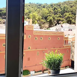 https://centrico-y-espacioso-loft-parking-gratuito-m.hotelsinnerja.org